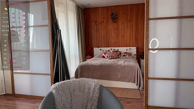 Snapshot of PlumyBun chatting on November 3, 4:14 am PlumyBun online show from November 3, 4:14 am