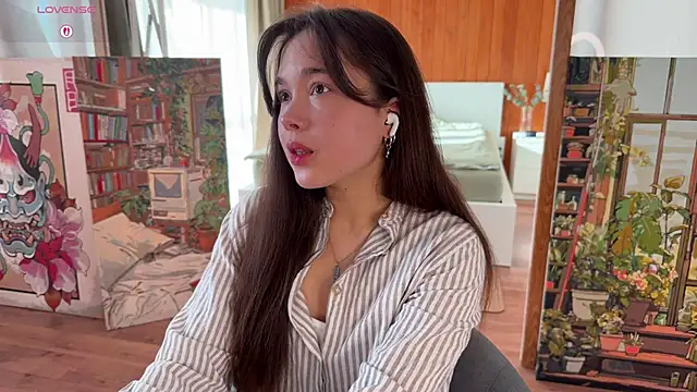 Snapshot of PlumyBun chatting on April 10, 12:38 am PlumyBun online show from April 10, 12:38 am