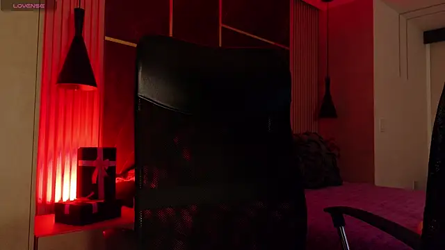 ParisSalvatore online show from January 13, 2:00 pm