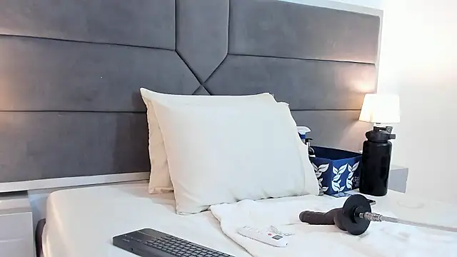 franceska milf online show from February 14, 12:24 pm