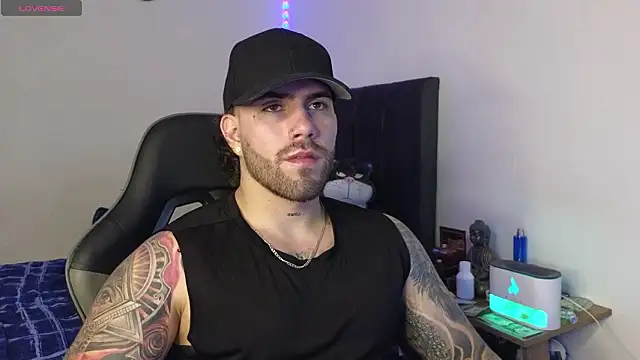 Ades Lowe online show from February 28, 5:52 am