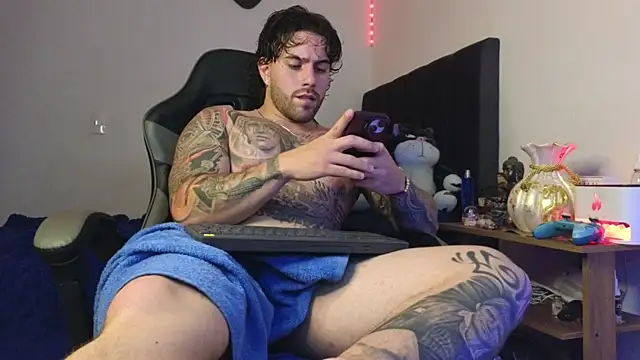 Ades Lowe online show from April 8, 5:18 am