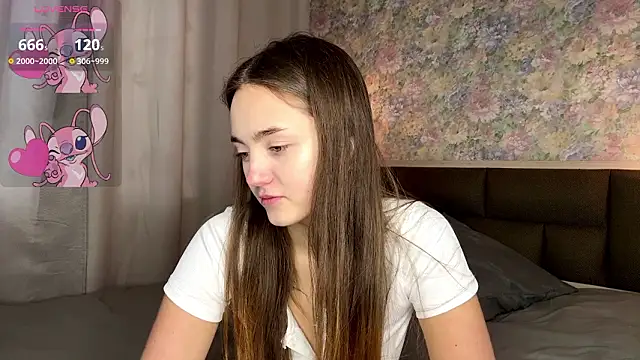 LoraDavi online show from March 10, 7:46 am