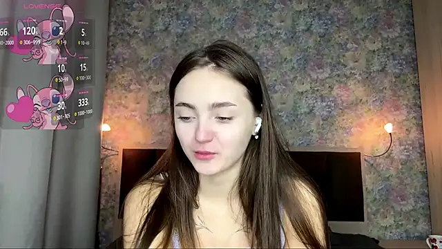 LoraDavi online show from April 11, 7:56 am