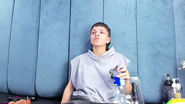 Megan Thompson  online show from February 15, 7:51 am