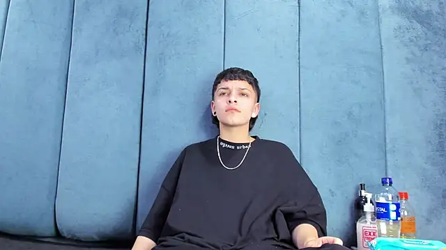 Megan Thompson  online show from March 14, 2:17 am