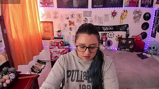 Cherry blush  online show from May 25, 9:21 pm