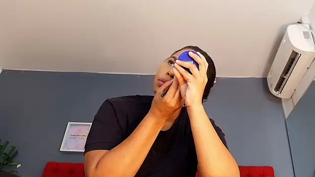 keyla mejia online show from March 23, 12:09 pm