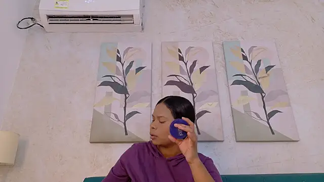 keyla mejia online show from April 7, 12:16 pm