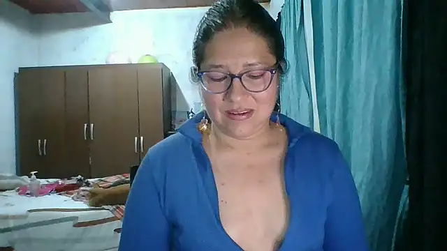 scarlett widow  online show from October 5, 4:33 am