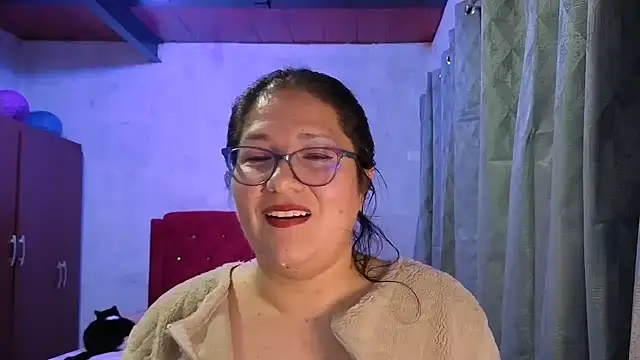 scarlett widow  online show from February 7, 5:55 am