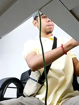 Oqui online show from February 24, 6:50 pm