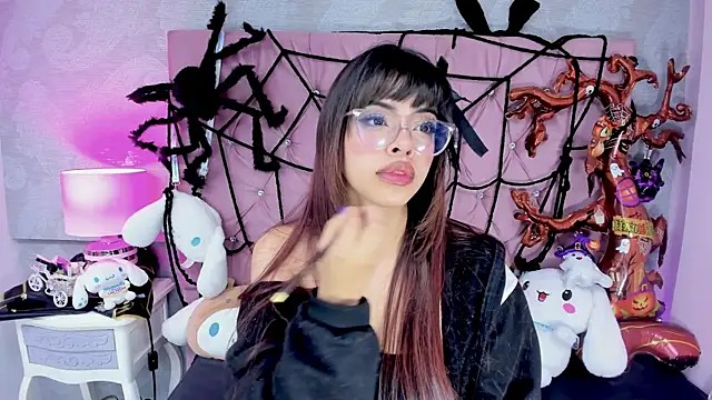 ZarahQueen online show from October 15, 10:32 pm