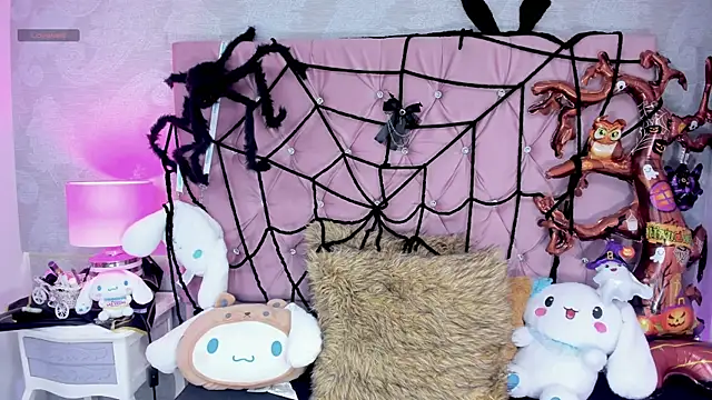 ZarahQueen online show from October 16, 8:10 pm
