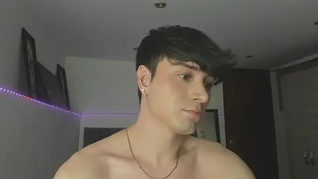 Snapshot of stevve_14 chatting on November 6, 3:18 am stevve 14 online show from November 6, 3:18 am