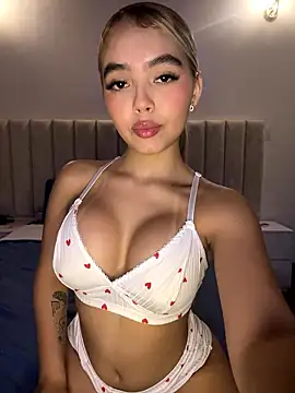 Mia Roswell online show from January 7, 11:18 pm