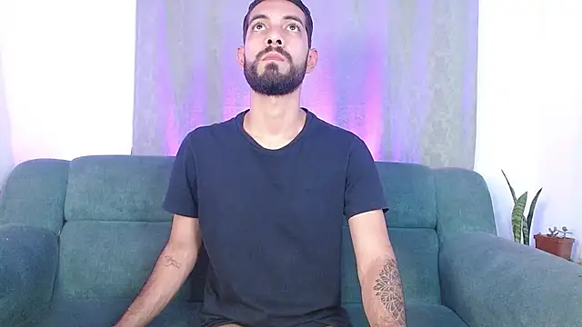 Snapshot of ReyPablo1 chatting on October 7, 10:18 pm ReyPablo1 online show from October 7, 10:18 pm