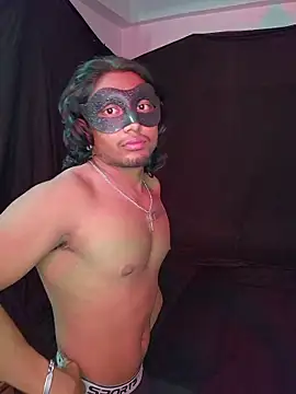 Snapshot of sam_honey5 chatting on May 6, 7:52 pm sam honey5 online show from May 6, 7:52 pm