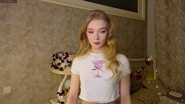 Snapshot of Emma_Frosty chatting on February 1, 7:45 pm Emma Frosty online show from February 1, 7:45 pm