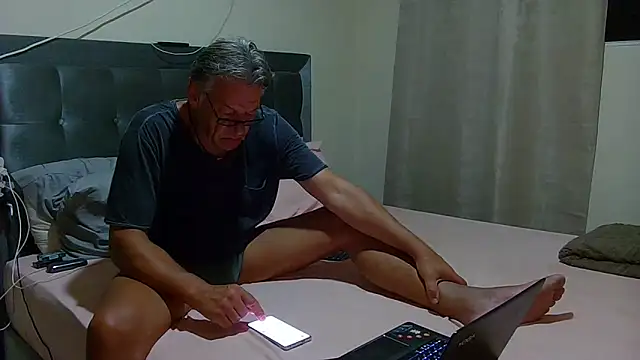 Unique X perience online show from April 14, 3:56 am