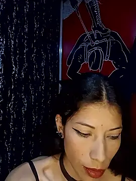 Snapshot of damian_and_tiana chatting on October 21, 4:35 am damian and tiana online show from October 21, 4:35 am
