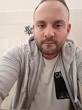 Snapshot of cazzoduroduro26 chatting on February 25, 1:21 pm cazzoduroduro26 online show from February 25, 1:21 pm