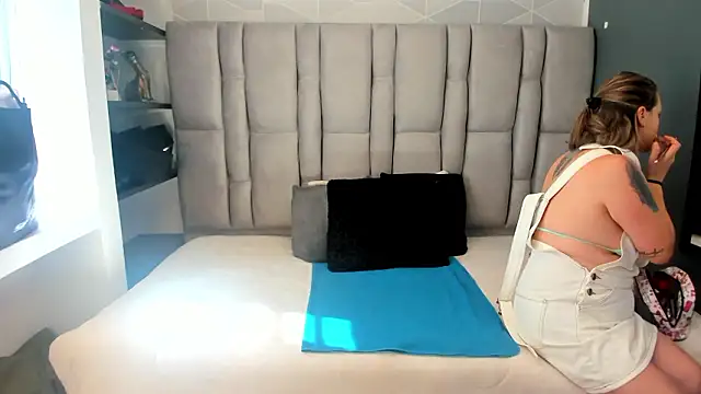 Charlot milf online show from February 26, 2:38 pm