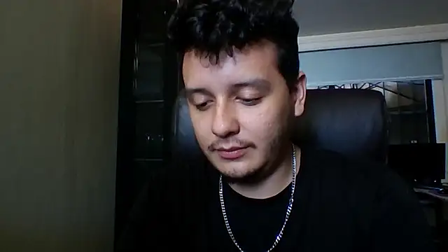 sebasosoriio42 online show from March 13, 8:15 pm