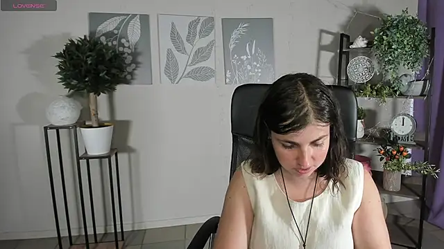 Snapshot of MartaEdams chatting on June 28, 5:35 am MartaEdams online show from June 28, 5:35 am