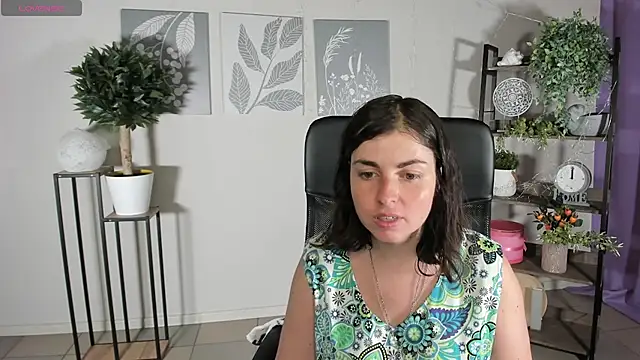 Snapshot of MartaEdams chatting on June 30, 5:19 am MartaEdams online show from June 30, 5:19 am