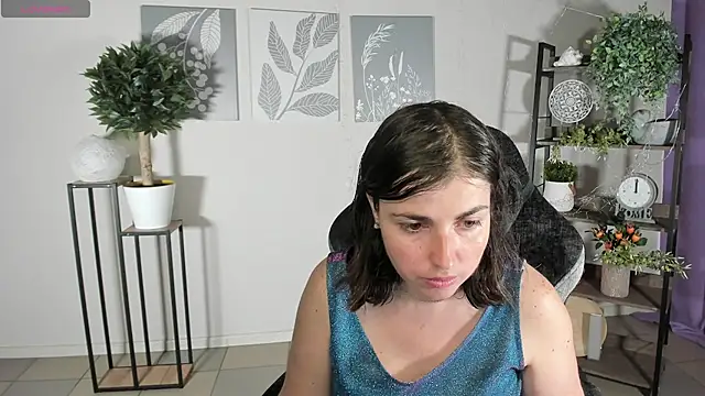 Snapshot of MartaEdams chatting on July 2, 5:24 am MartaEdams online show from July 2, 5:24 am