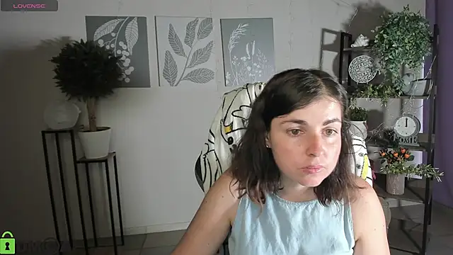 Snapshot of MartaEdams chatting on July 6, 5:37 am MartaEdams online show from July 6, 5:37 am