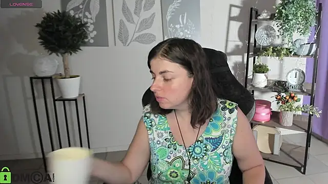 Snapshot of MartaEdams chatting on July 10, 5:23 am MartaEdams online show from July 10, 5:23 am