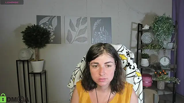 Snapshot of MartaEdams chatting on July 13, 5:10 am MartaEdams online show from July 13, 5:10 am