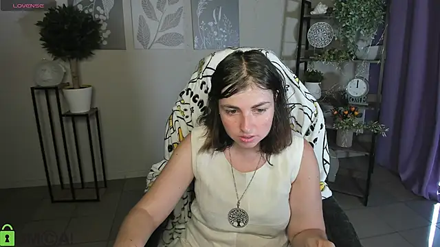 Snapshot of MartaEdams chatting on July 15, 5:12 am MartaEdams online show from July 15, 5:12 am