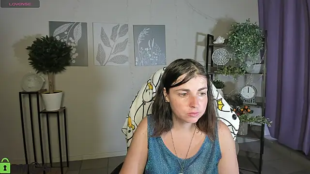 Snapshot of MartaEdams chatting on July 16, 5:13 am MartaEdams online show from July 16, 5:13 am