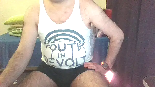 Snapshot of st206boy chatting on April 19, 10:45 pm st206boy online show from April 19, 10:45 pm