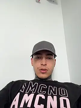 samm4044 online show from April 8, 4:51 pm