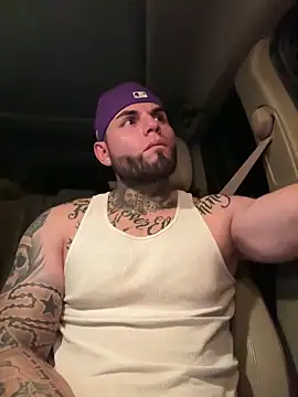 Snapshot of crazybarber69 chatting on December 2, 1:22 am crazybarber69 online show from December 2, 1:22 am