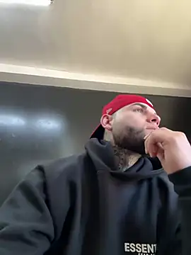 Snapshot of crazybarber69 chatting on January 8, 6:10 pm crazybarber69 online show from January 8, 6:10 pm