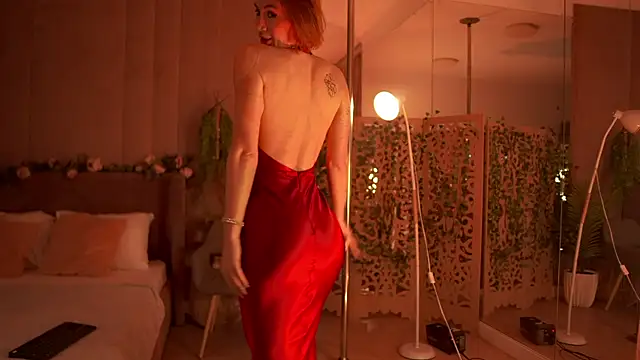 Snapshot of Serena_Waldarf chatting on September 19, 6:08 pm Serena Waldarf online show from September 19, 6:08 pm