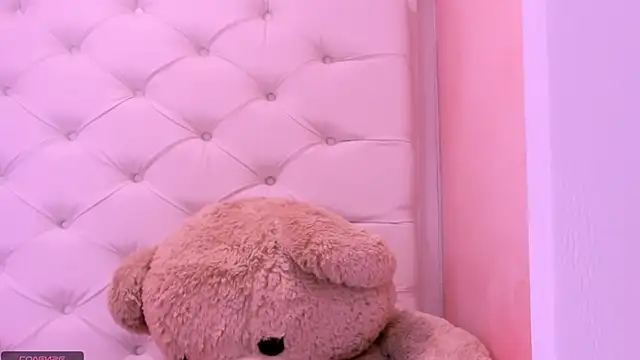 Snapshot of eimy_skinny_ chatting on May 14, 1:40 pm eimy skinny online show from May 14, 1:40 pm