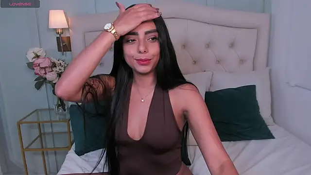 juliana davies  online show from April 15, 5:20 pm