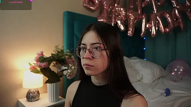 ywixos online show from February 26, 2:38 pm