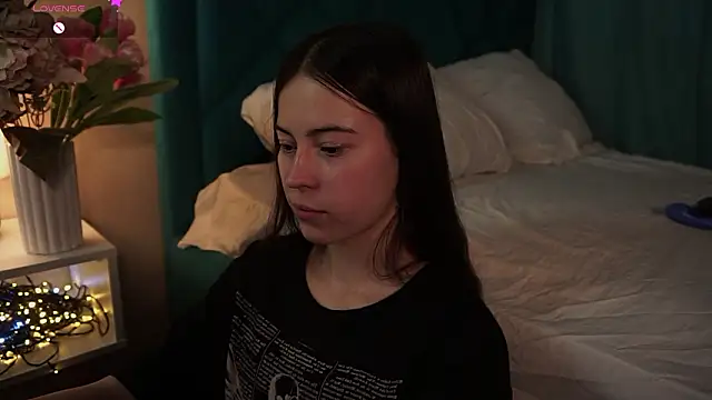 ywixos online show from March 25, 2:34 pm