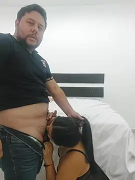 Gatita8105 online show from July 27, 7:54 pm