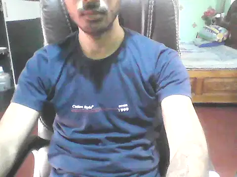 Snapshot of darkbluemoon chatting on February 11, 10:42 am darkbluemoon online show from February 11, 10:42 am