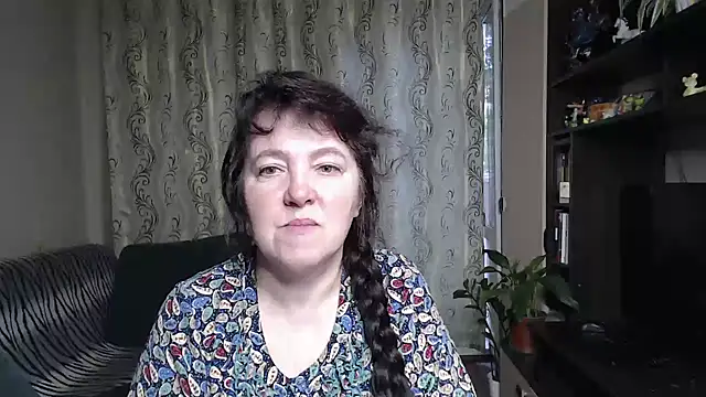 Snapshot of Illusionq chatting on July 13, 5:21 am Illusionq online show from July 13, 5:21 am