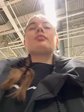 Snapshot of StephanieMur chatting on September 30, 4:50 am StephanieMur online show from September 30, 4:50 am