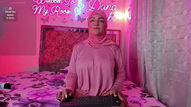 Dana-Alabi online show from March 26, 1:28 pm